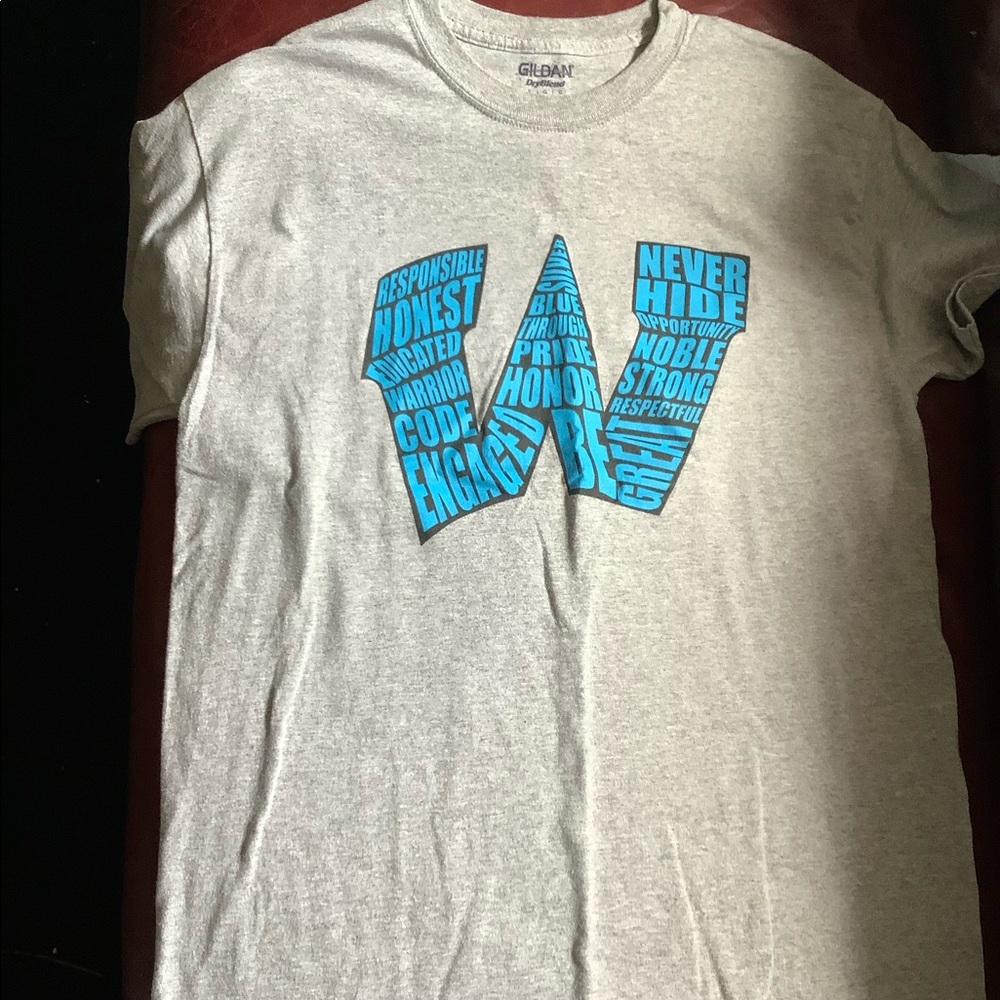Willowbrook tee